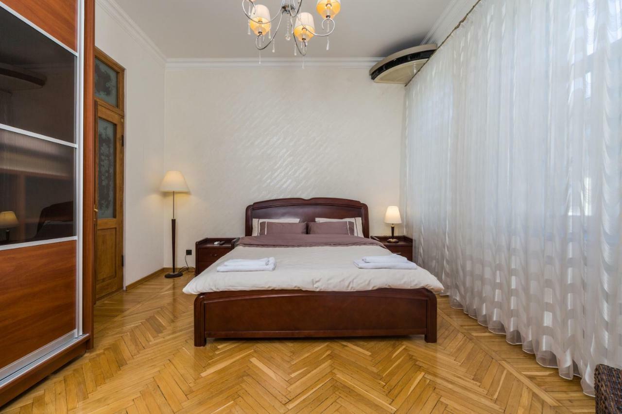 Apartamenty Na Sofievskoy โอเดสซา ภายนอก รูปภาพ
