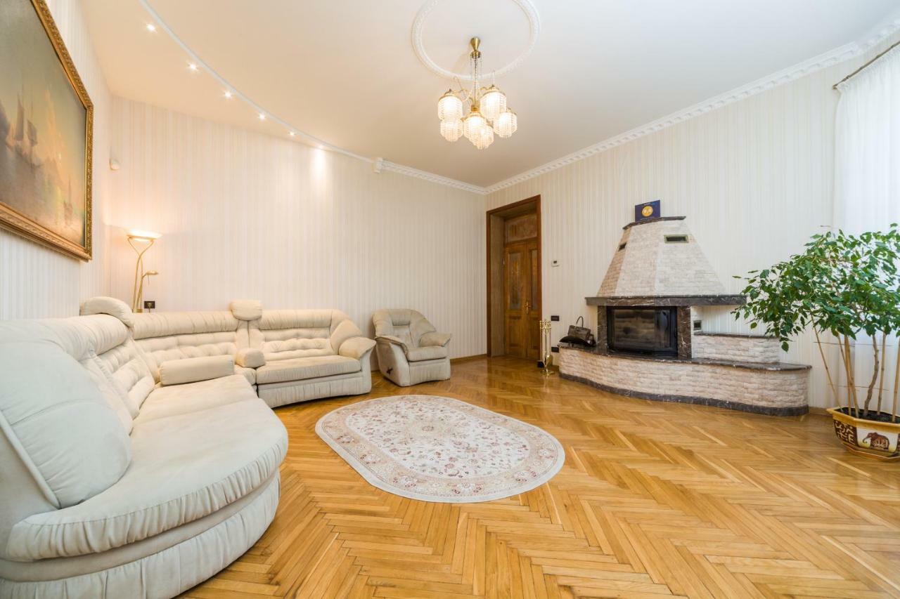 Apartamenty Na Sofievskoy โอเดสซา ภายนอก รูปภาพ