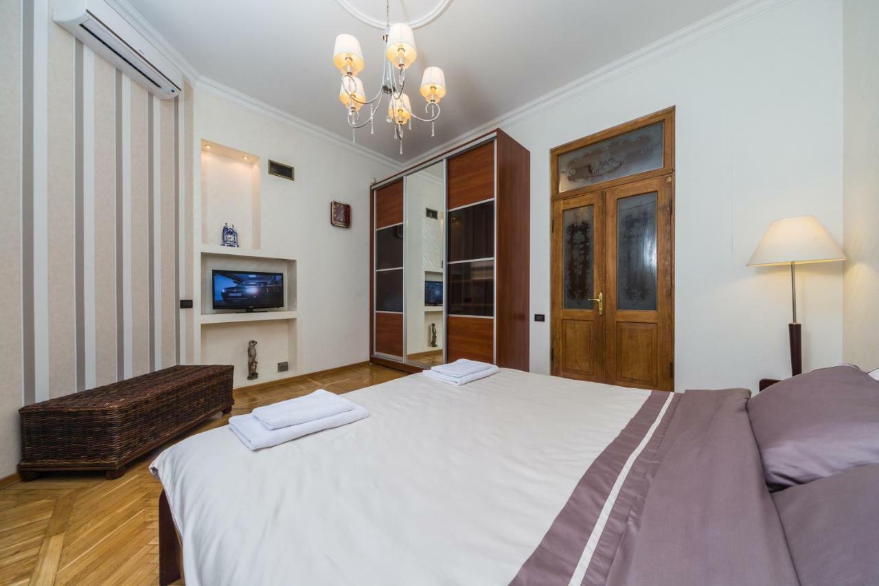 Apartamenty Na Sofievskoy โอเดสซา ภายนอก รูปภาพ