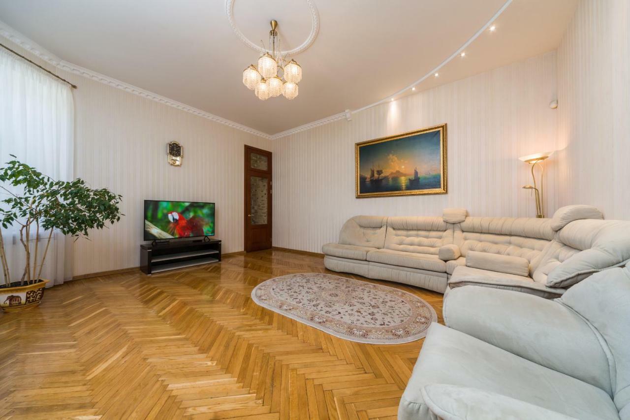 Apartamenty Na Sofievskoy โอเดสซา ภายนอก รูปภาพ