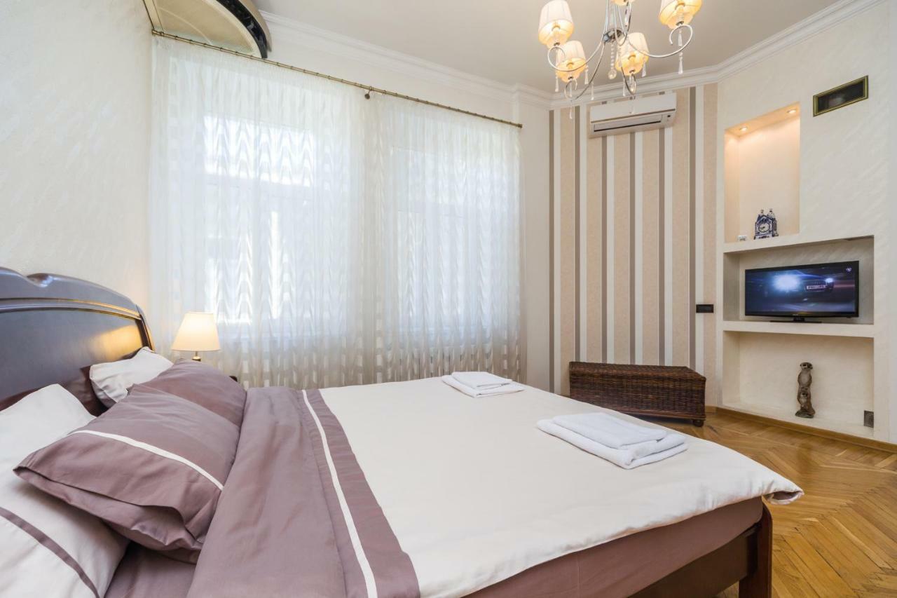 Apartamenty Na Sofievskoy โอเดสซา ภายนอก รูปภาพ