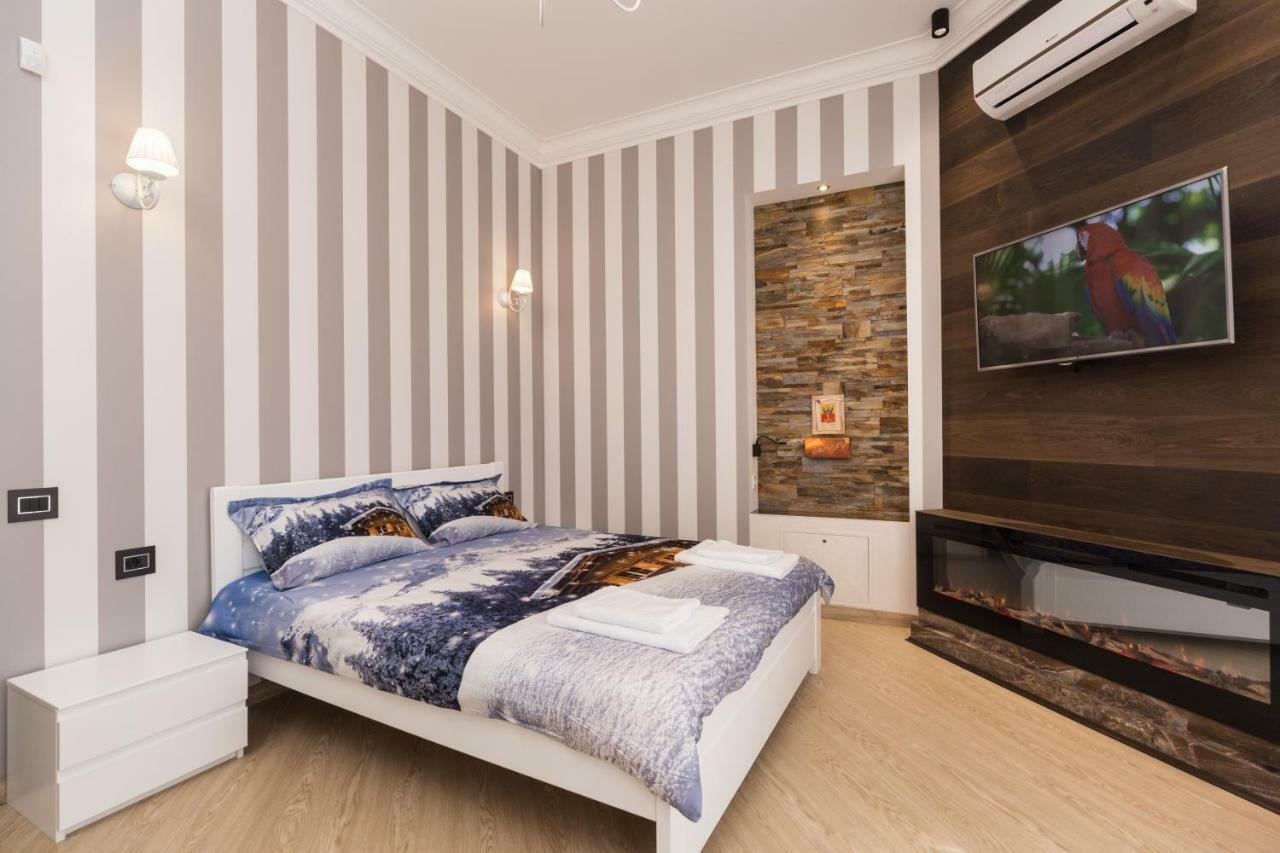 Apartamenty Na Sofievskoy โอเดสซา ภายนอก รูปภาพ
